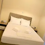 Philoxenia * هيماري