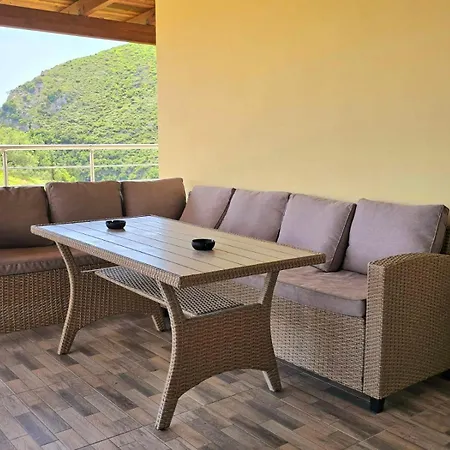 Philoxenia Villa *