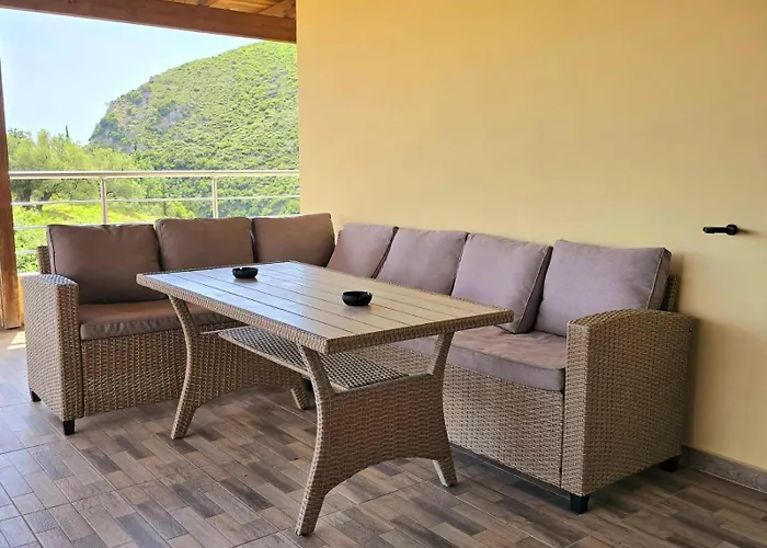 Philoxenia Villa *